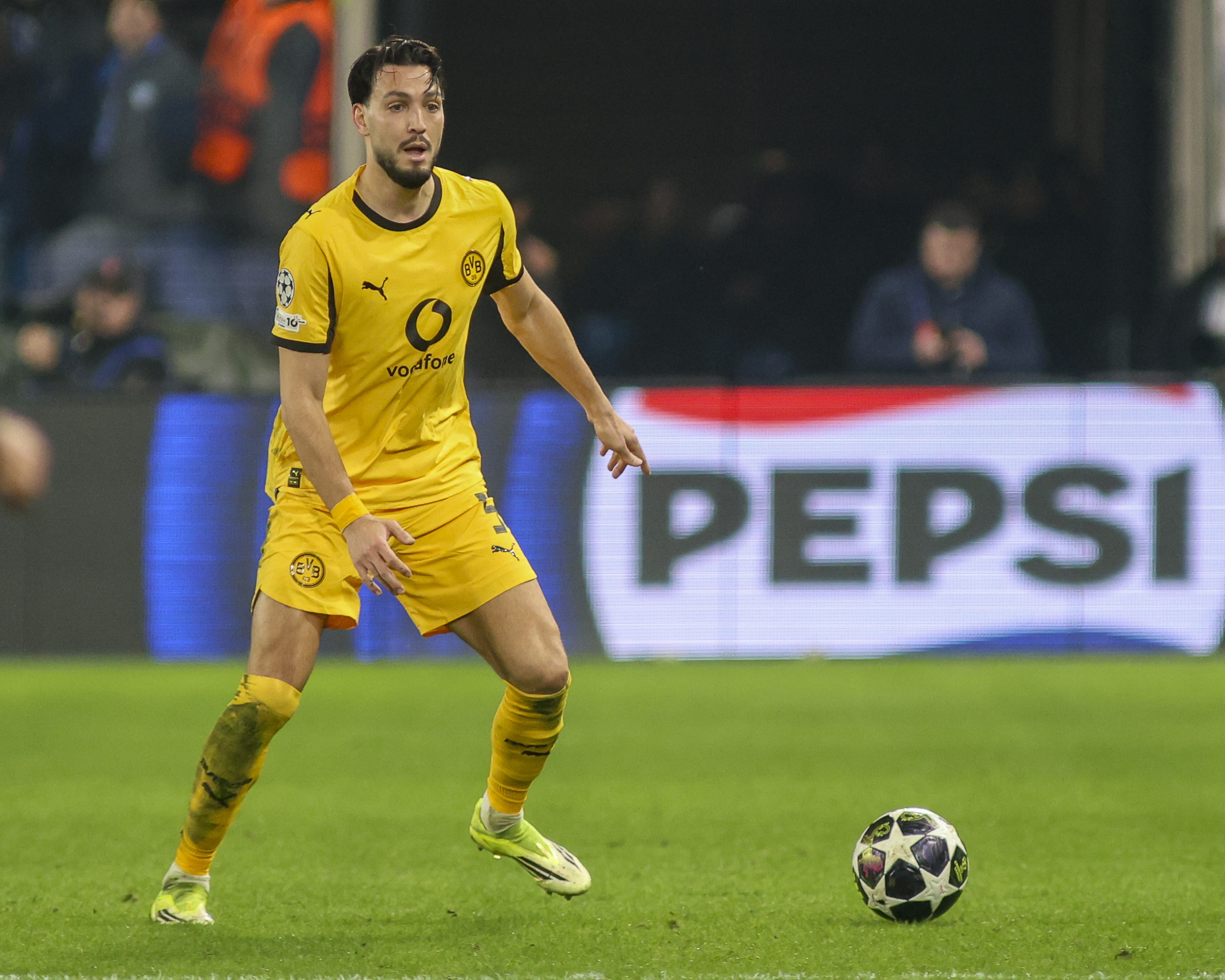 开云体育下载网址-本塞拜尼谈争冠：我们须尽可能多的拿分，并寄希望于拜仁丢分