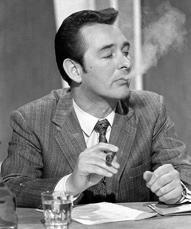 1769357233893088431.jpg 26161804-8130019-image-m-10_1584620468365.jpg