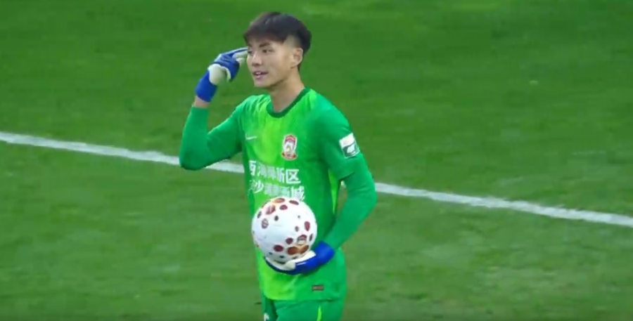 开云-中超争议判罚!莱昂纳多进球被吹,李昊罕见暴怒,挤地铁战术失败