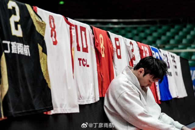 烟火绚烂亦短暂 丁彦雨航八年的漫长告别